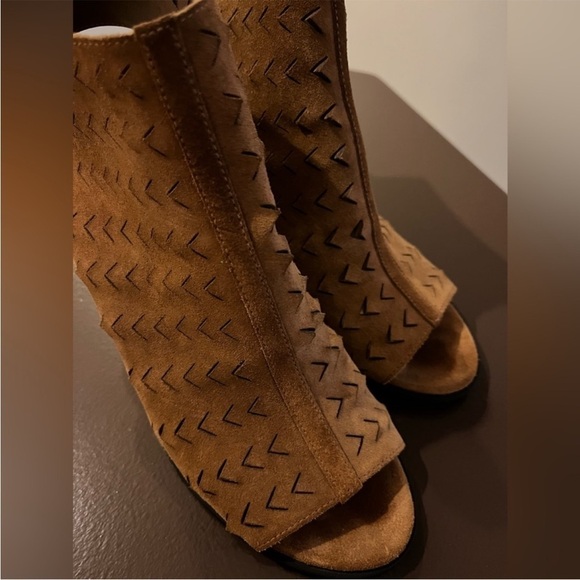 Via Spiga  wedge mules 3 1/4" Heel Size 8.5 - Picture 5 of 7